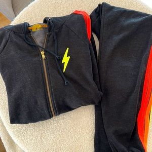 Aviator Nation Ninja Pullover L & 5 Stripe
Chevron S set